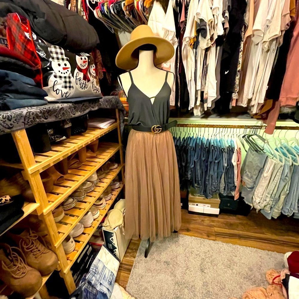 NWT Taupe Tulle Midi Skirt